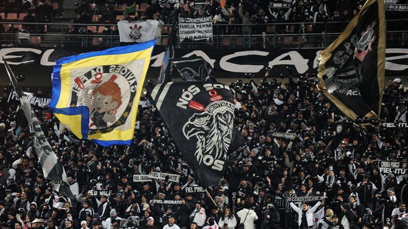 Những khán đài của CĐV Corinthians luôn luôn sôi động Những khán đài của CĐV Corinthians luôn luôn sôi động