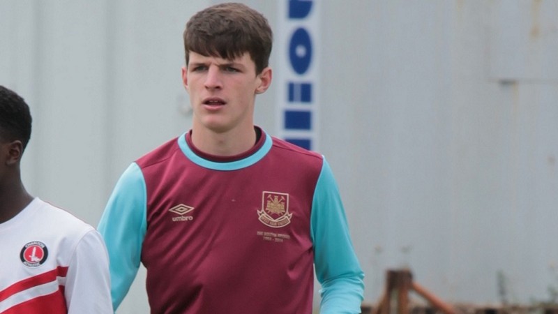 Rice đã khoác áo West Ham khi còn rất trẻ Rice đã khoác áo West Ham khi còn rất trẻ