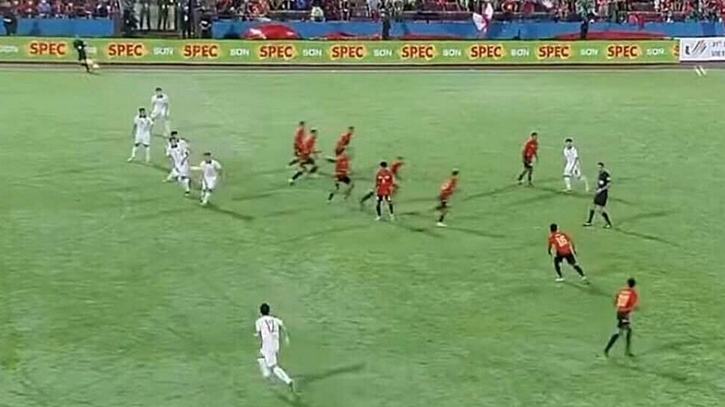 Luật việt vị tại Việt Nam được giải thích khá rõ ràng Luật việt vị tại Việt Nam được giải thích khá rõ ràng